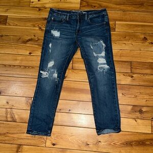 American Eagle Ripped Capris